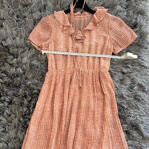 New women's dress size XS chest measurement is 38cm